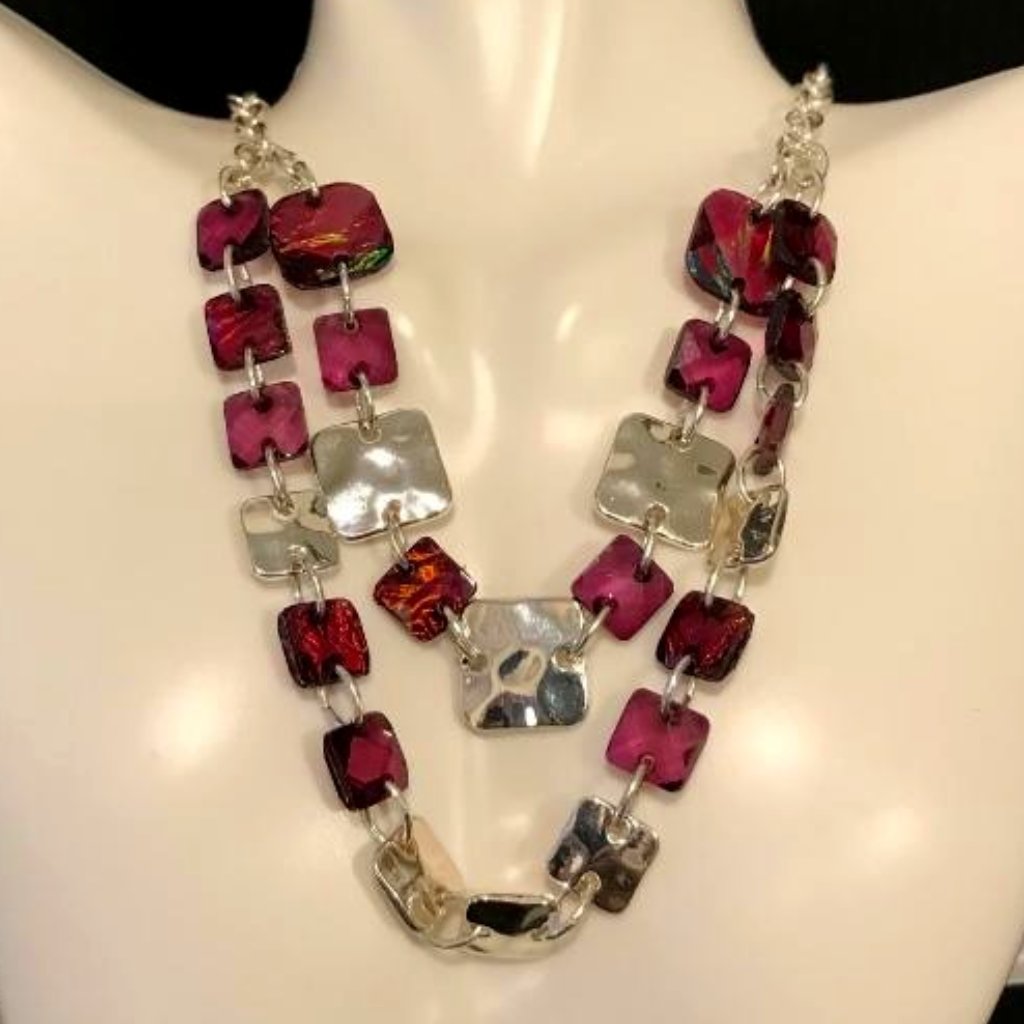 Gloria Vanderbilt Double Layer Maroon Silver-Tone Square Bead Necklace 19$